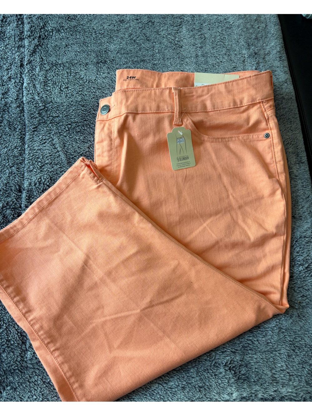 St. John's Bay Peach-Orange Capris